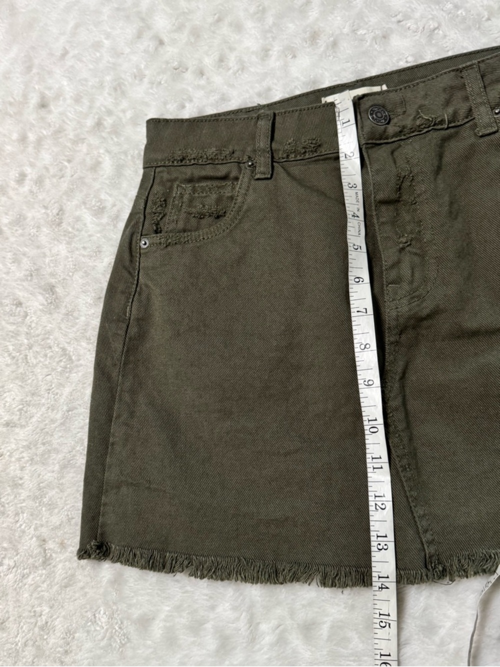 NWOT- VICOLO Olive Green Denim Mini Skirt -  Frayed Hem - Picture 10 of 11